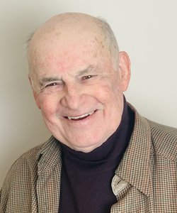 Headshot of Dr. Stephen Smalley