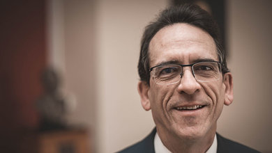Louis Ricciardi, '81