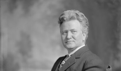 A black and white portrait of Senator Robert La Follette