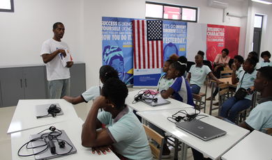 Paulo Borges G'13 teaching in Cabo Verde