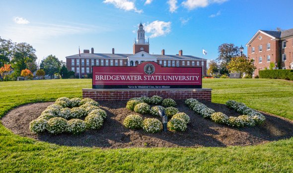 Boyden Quadrangle "BSU" sign