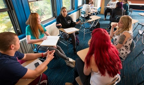 AcIntegrityStudentsLarge2.jpg Students in a discussion