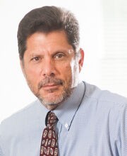 Dr. Martin Grossman headshot photo