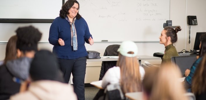 Professor Fernanda Ferreira teaching class Professor Fernanda Ferreira teaching class