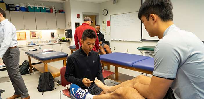 An athletic training class