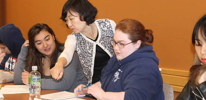 Students learn Korean.