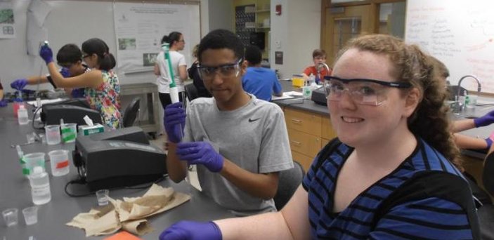 Students in the lab