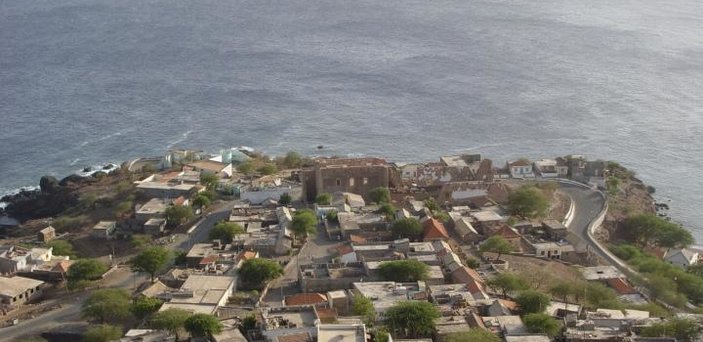 cidadevelha waterfront town