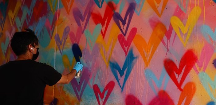 Free Humanity paints the Turchon Tunnel