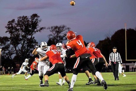 Danny Higgins throws a pass as a Bear Danny Higgins throws a pass as a Bear