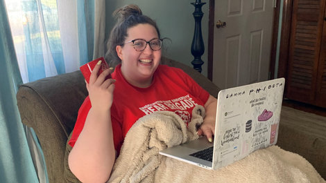 Bailey Cormier, '22 gets ready to take learning online at her home in Aschunet