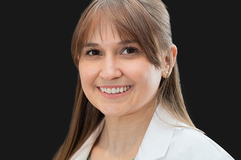 Laura Knapik, ’15